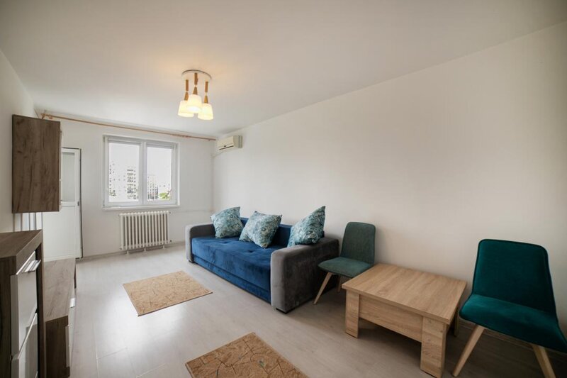 Piata Rahova, 2 camere decomandat, bloc reabilitat, etaj 4/8